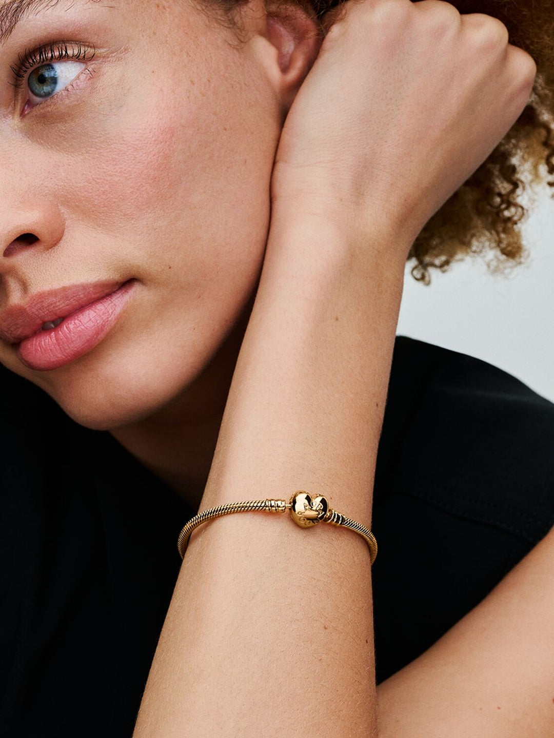 Pandora Moments Snake Chain-armband met hartsluiting 563050C00-16