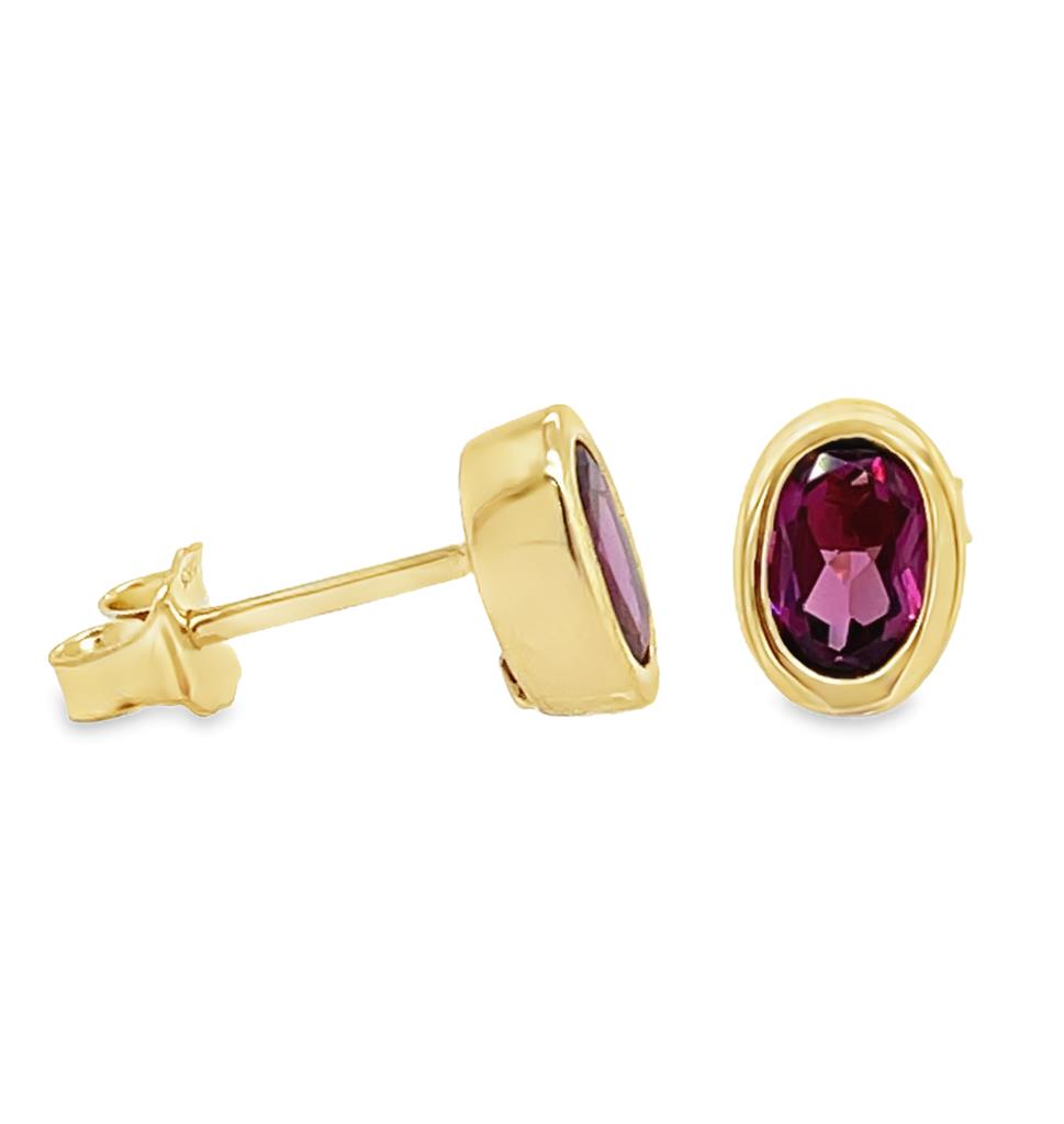 14 kt Geelgouden oorknoppen met Rhodolite – JuweliersHuys van Veen Simons