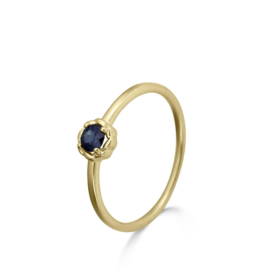 18 kt ring gezet met saffier 067919S
