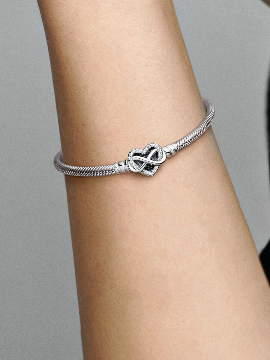 Pandora Moments Snake Chain Armband met Hartsluiting 592645C01-19