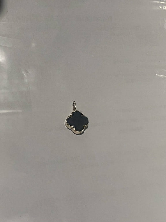 14 kt lucky CLover hanger parelrand zwarte onyx