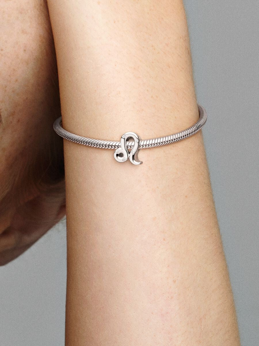 Leo sterrebeeld sterling silver charm 798414C01