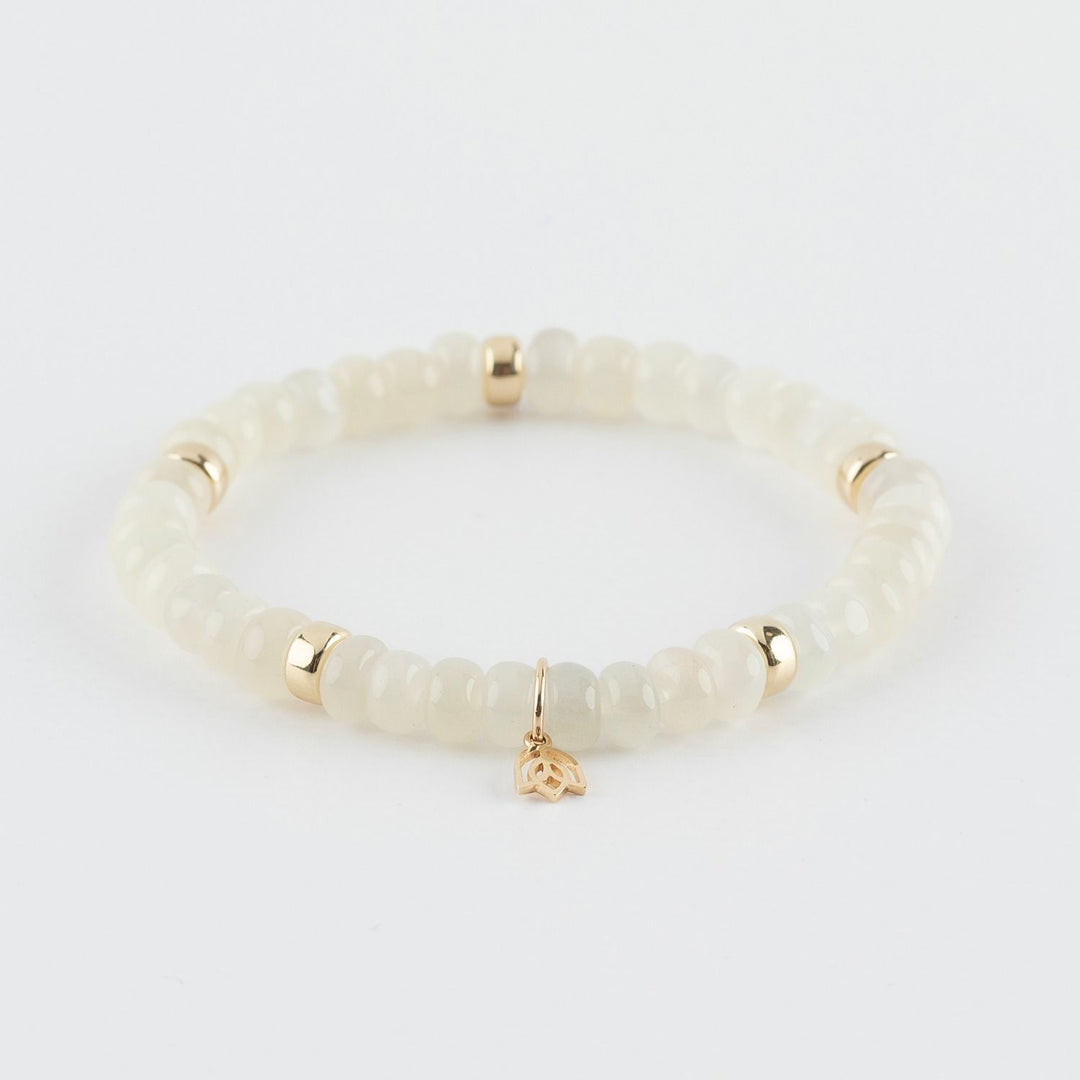 Y&G Maansteen bracelet 5 gold beads 7021