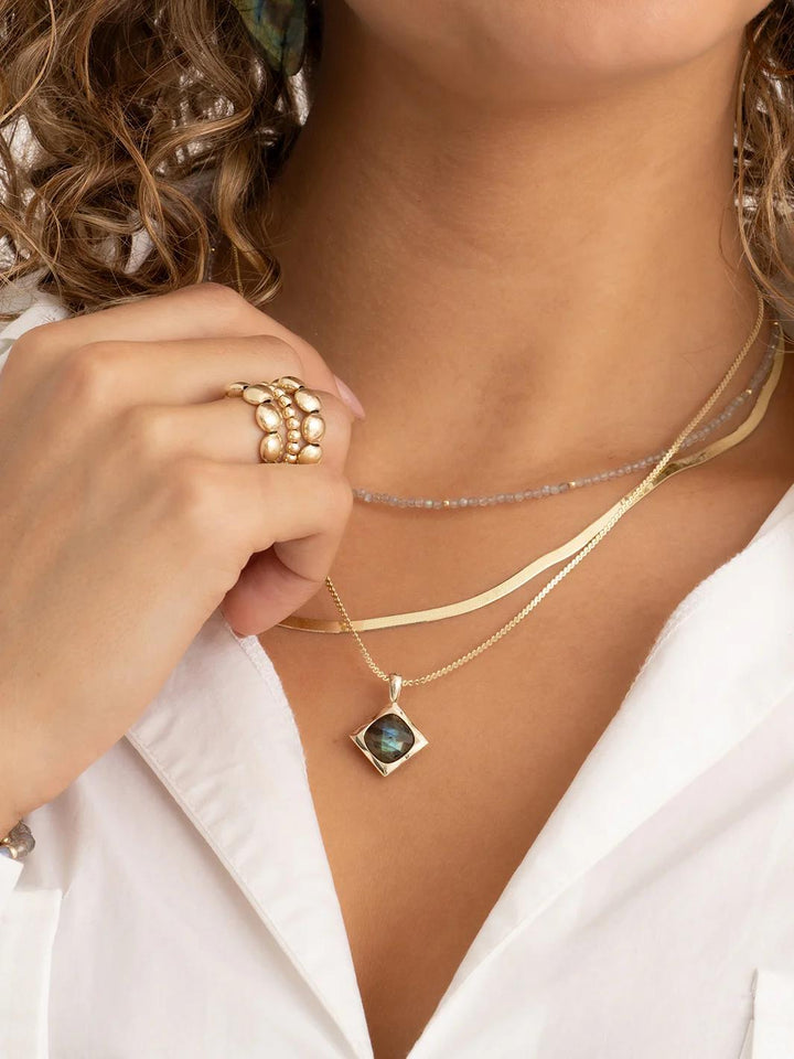 Pendant | Onyx Cushion Cut Amulet - Gold SPG32-G07