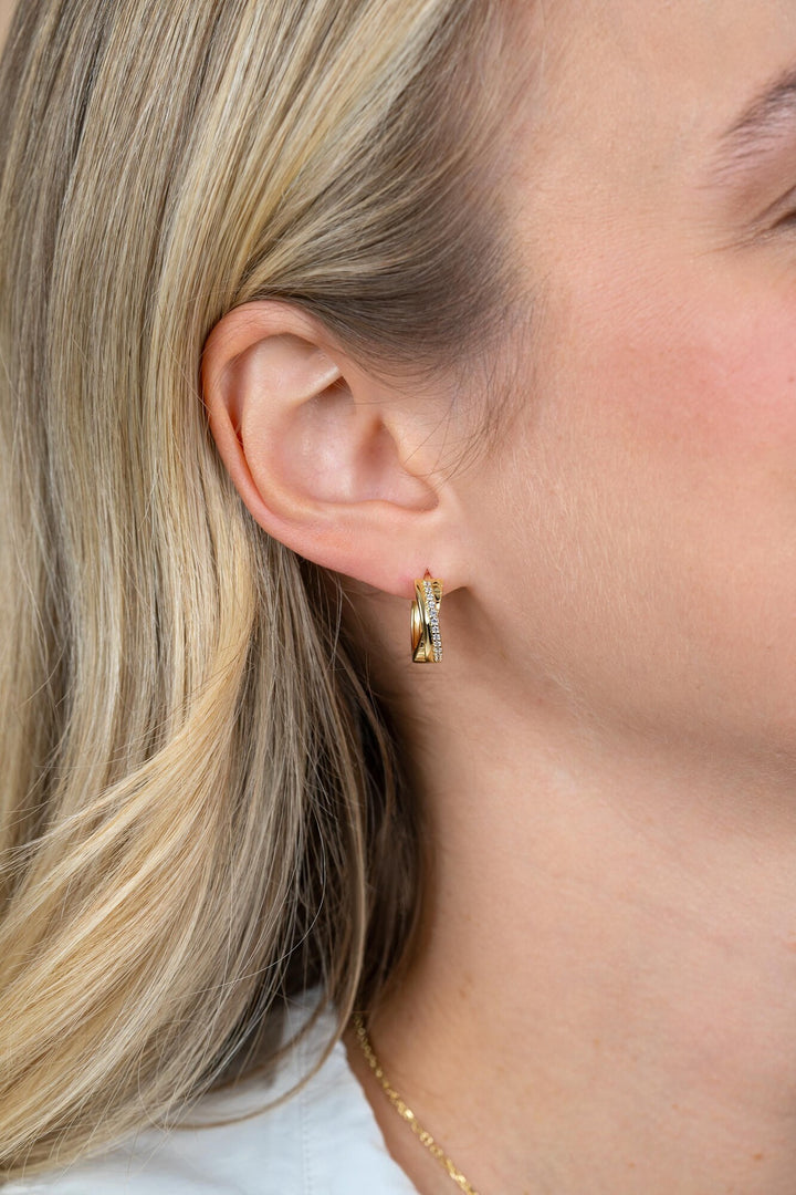 ZINZI goldplated cross-over oorringen met zirkonia – ZIO2801