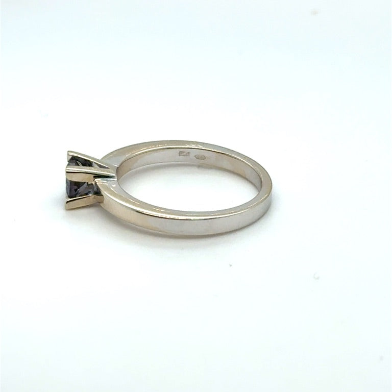 14 Karaat Geelgouden Ring met Tanzaniet – 0,55 ct
