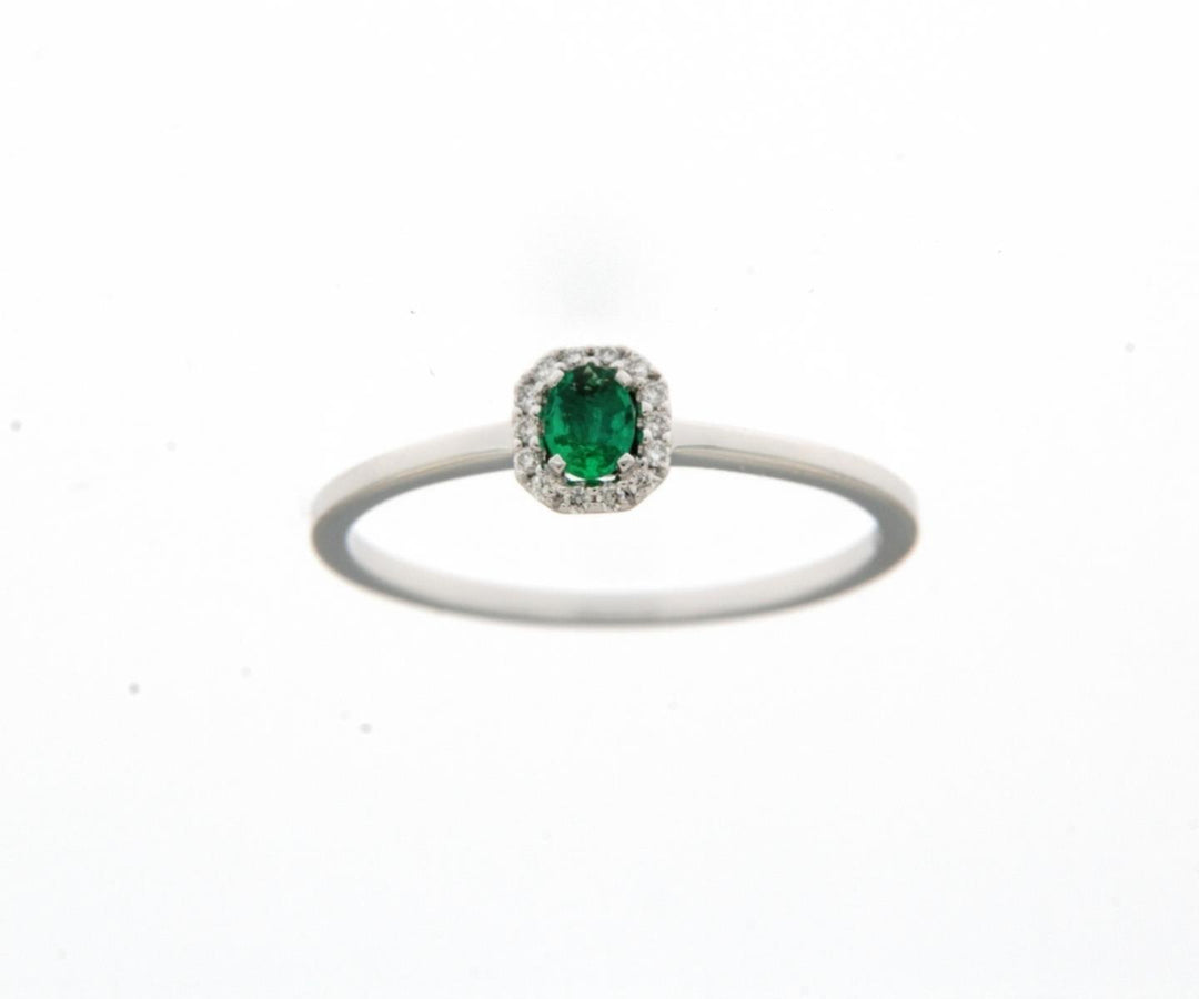 18k wit gouden ring, smaragd en diamant 059170/EA