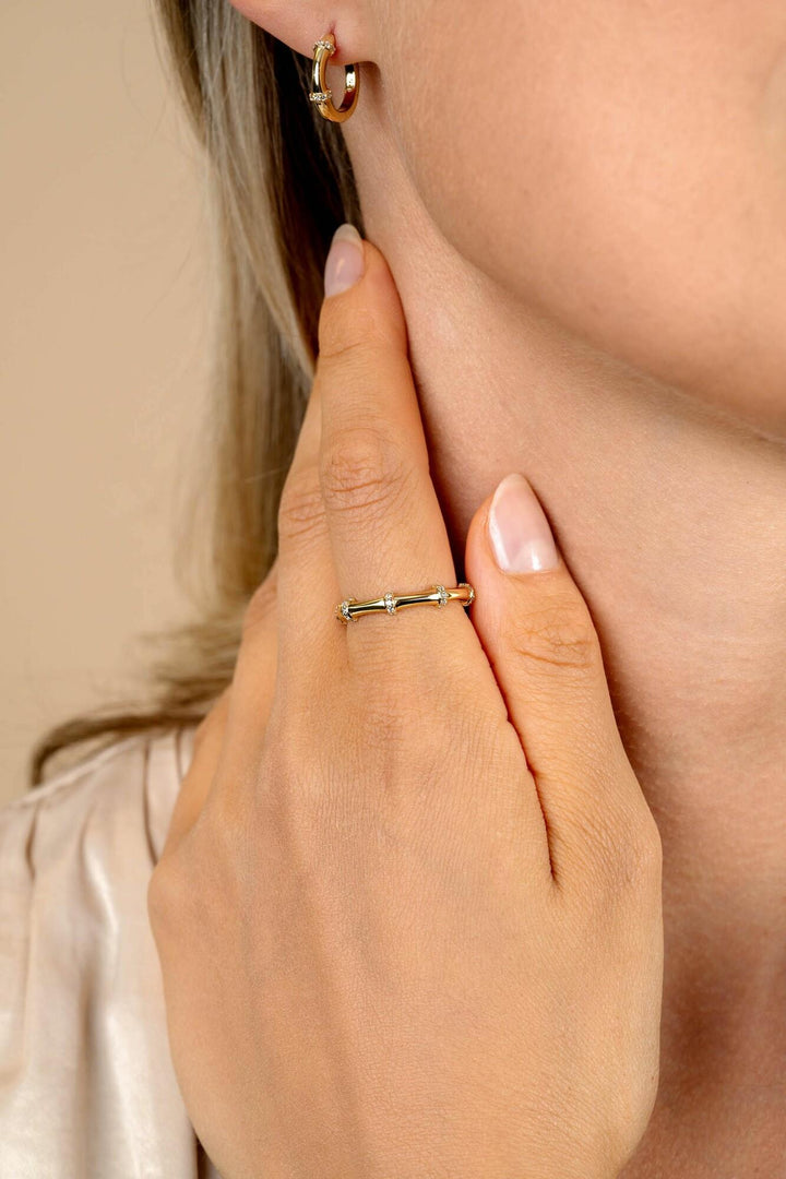 ZINZI gold plated zilveren aanschuifring (3,5mm breed) bamboo uitstraling, bezet met witte zirkonia&