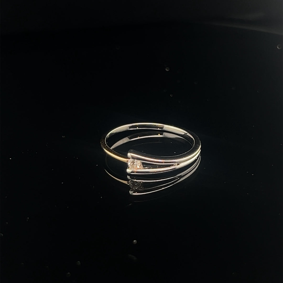14 kt ring met diamant 0.05ct