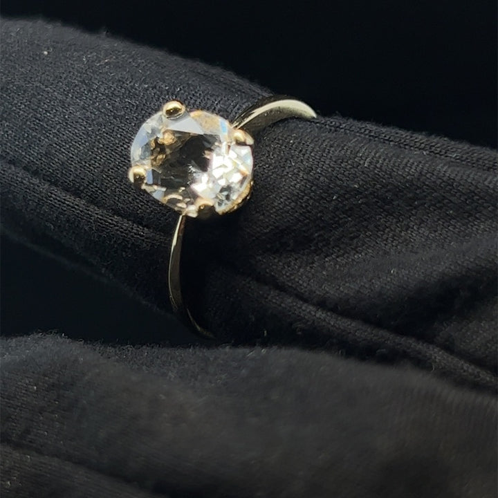 14 Karaats geelgouden solitair-ring witte kwarts