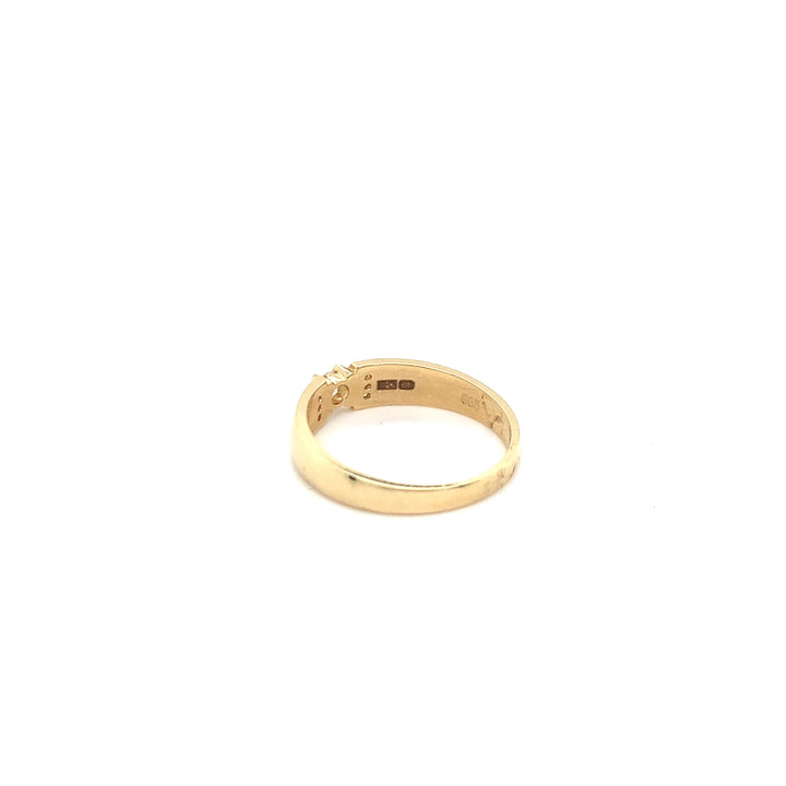 14 kt ring geelgouden ring solitair met pave zij diamanten  0.17 Tw-Vsi fantasie