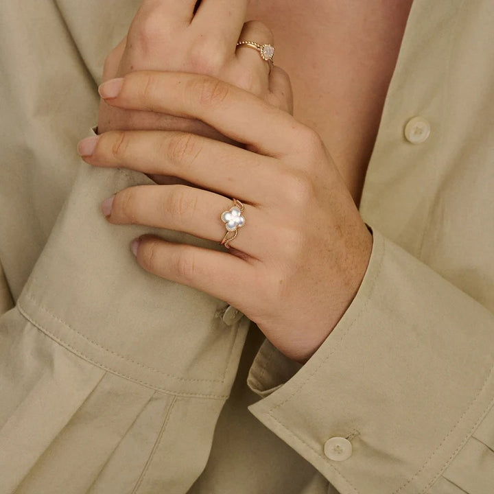 Blush Ring 14 kt Geelgoud met Parelmoer en Bergkristal – 1269YMQ/54