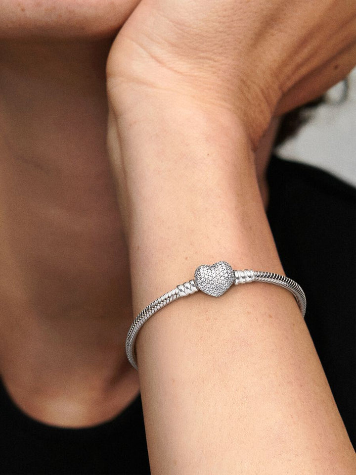 Pandora Moments Sprankekend Hart en Pavé Snake Chain armband 590727CZ