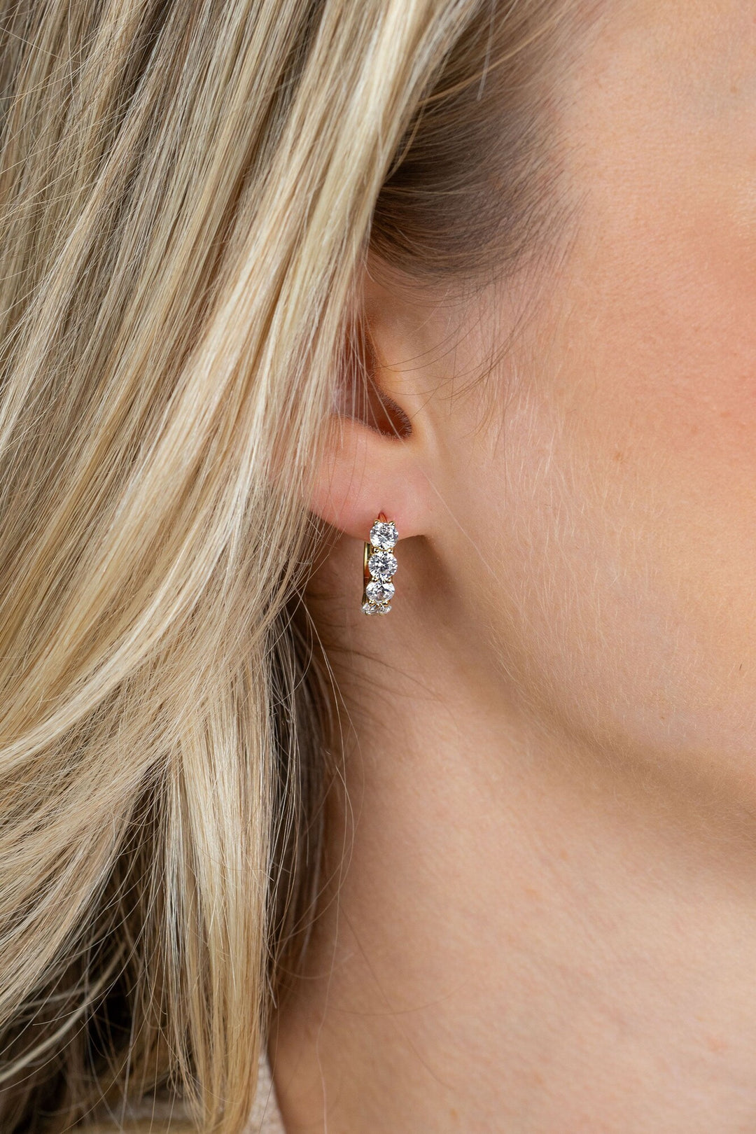 ZINZI goldplated tennis oorringen met zirkonia ZIO2808