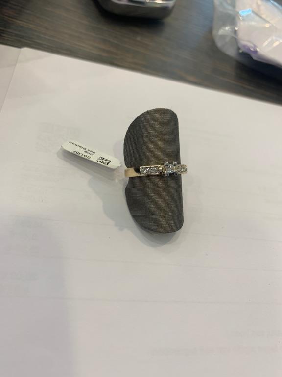 Solitair Ring met Zijstenen Klemzetting 0.16 Crt Middensteen