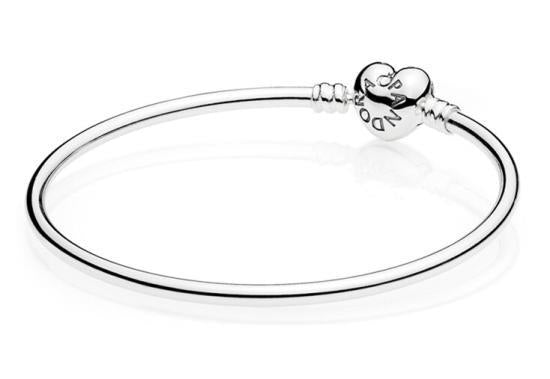 Pandora Moments Bangle met Hartsluiting 596268-17