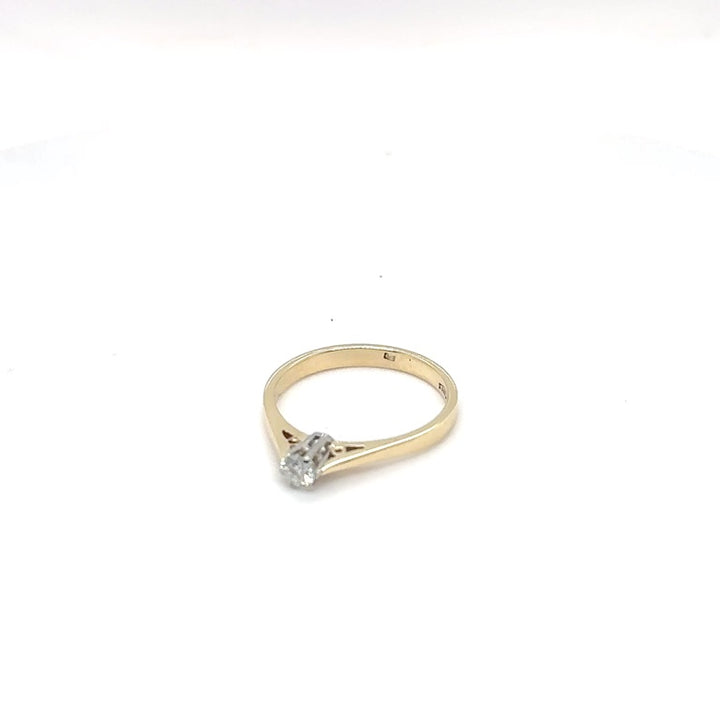Occasion 14 Karaat Geelgouden Solitair Ring met Diamant – 0,15 ct