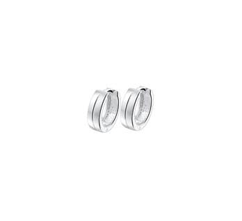 Zilveren oorringen met poli/matte afwerking – stijlvol contrast in compact design