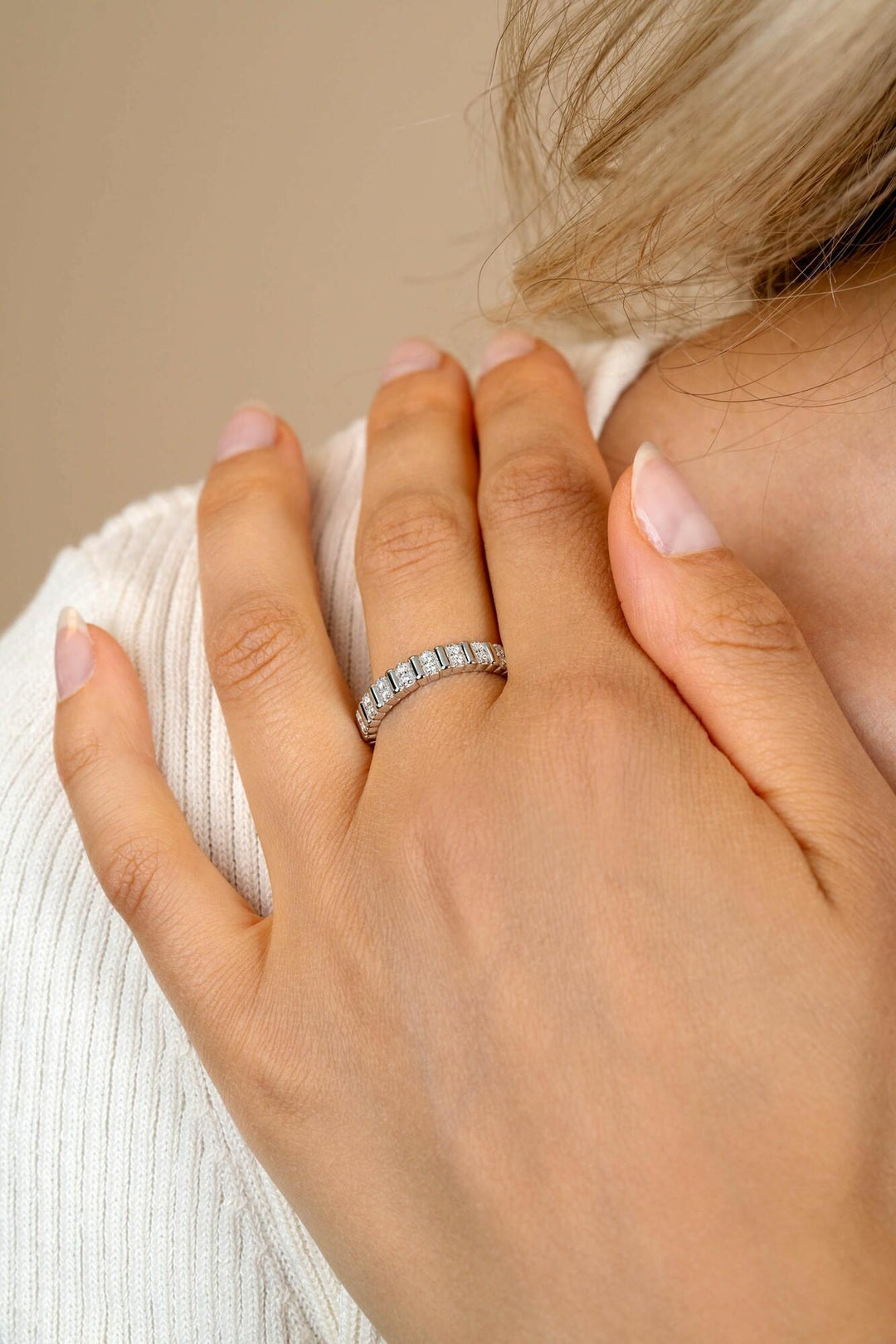 ZINZI zilveren ring (4mm breed) bezet met witte zirkonia&