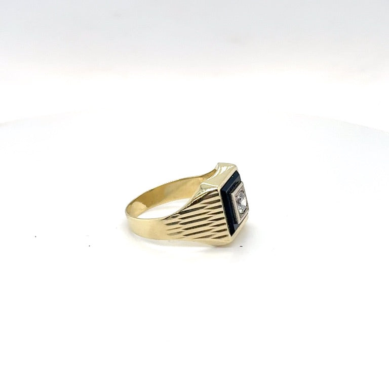 14 kt Gouden Ring met Onyx en Zirkonia – Occasion