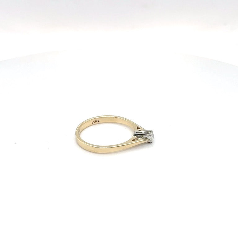 Occasion 14 Karaat Geelgouden Solitair Ring met Diamant – 0,15 ct