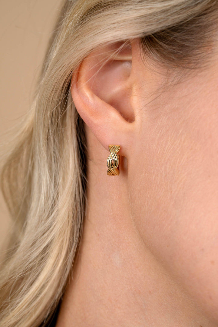 ZINZI gold plated zilveren oorringen met luxe Infinity teken en klapsluiting ZIO2684