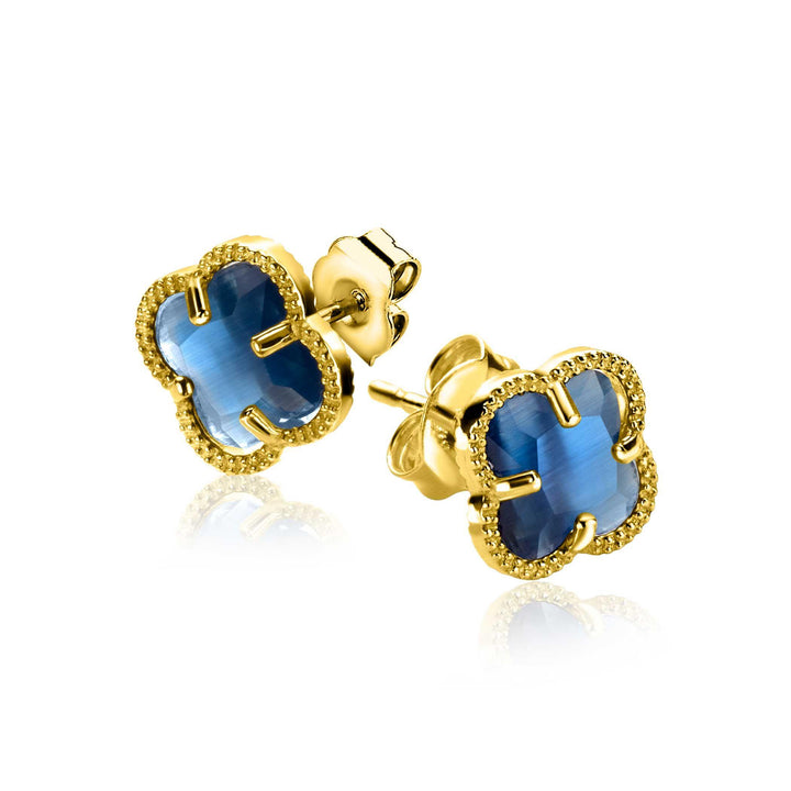 ZINZI gold plated zilveren oorstekers in klaver vorm met donkerblauwe kleursteen ZIO2662DB