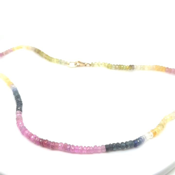 14 kt Geelgouden Collier met Multicolor Saffieren – 42 cm
