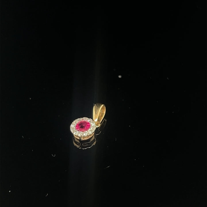 14 kt hanger Robijn 0.25ct en diamant gezet 0.09 ct Tw/Si