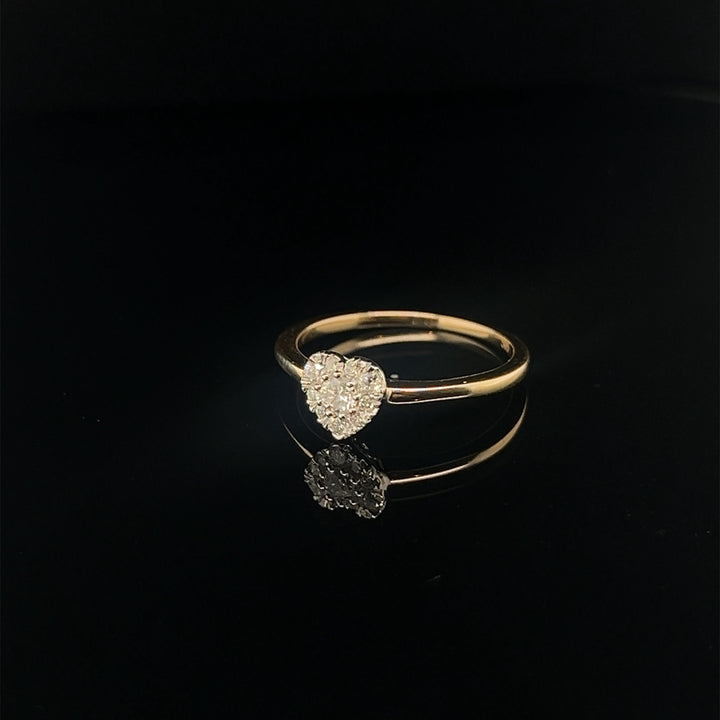 14 kt ring entourage in heart vorm 0.25 ct diamant