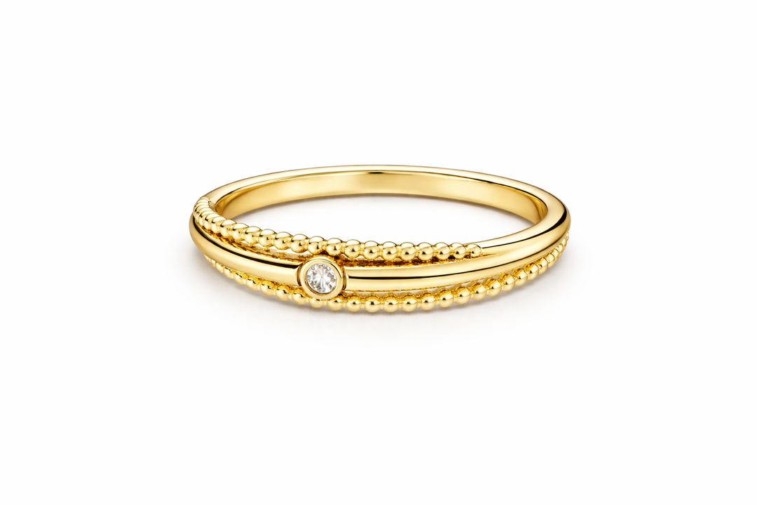 14 kt geelgouden ring met 1 x diamant totaal 0.03