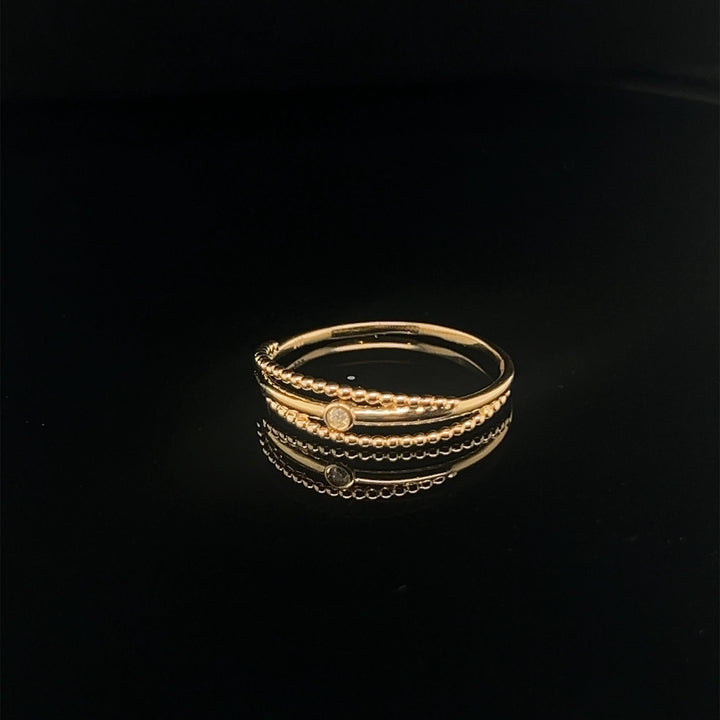 14 kt geelgouden ring met 1 x diamant totaal 0.03