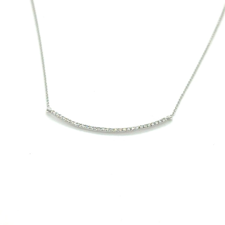 14 karaat witgouden collier met gebogen diamant balkje 0,15 ct H/VSI