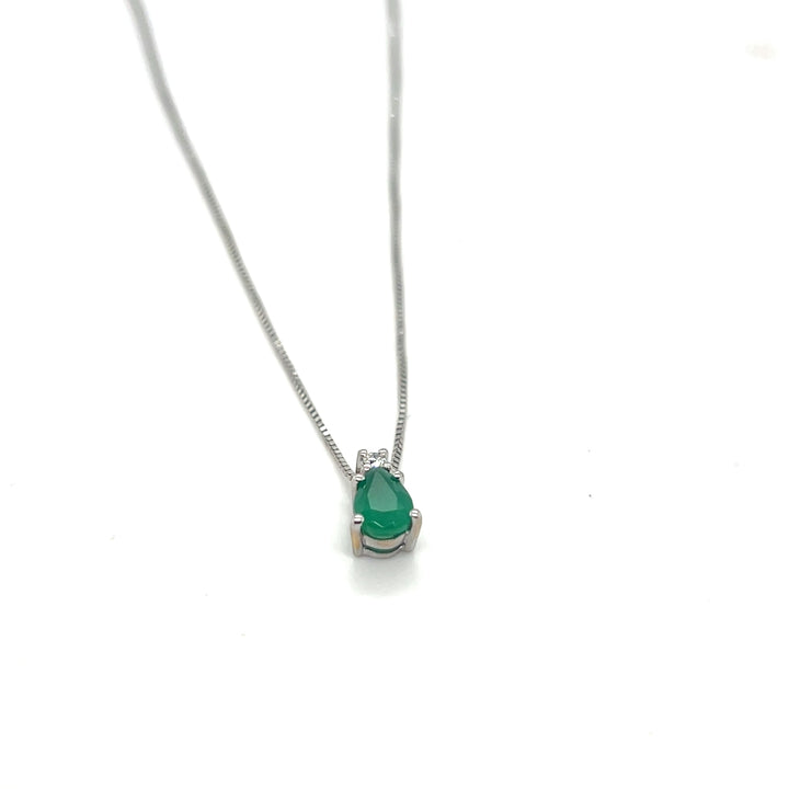 14 kt collier met smaragden diamant hanger druppelvorm