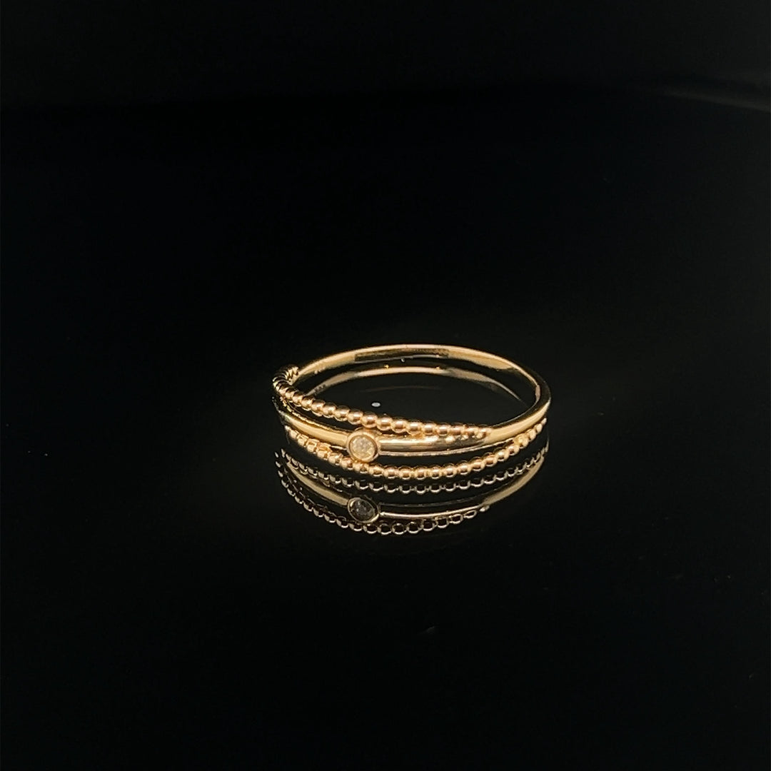 14 kt geelgouden ring met 1 x diamant totaal 0.03