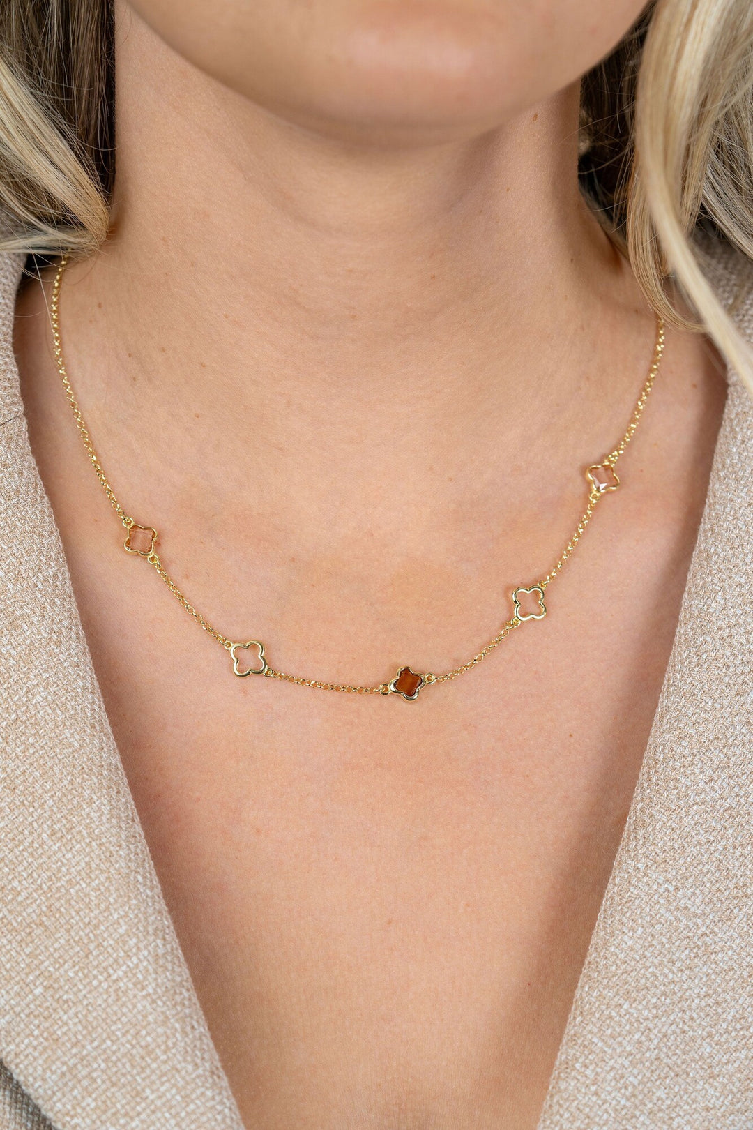 ZINZI goldplated oorstekers met bruine klavers – ZIO2772