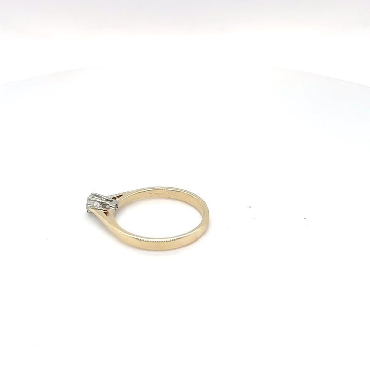 Occasion 14 Karaat Geelgouden Solitair Ring met Diamant – 0,15 ct