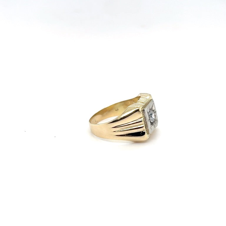 14 kt Gouden Ring met Onyx en Zirkonia – Occasion