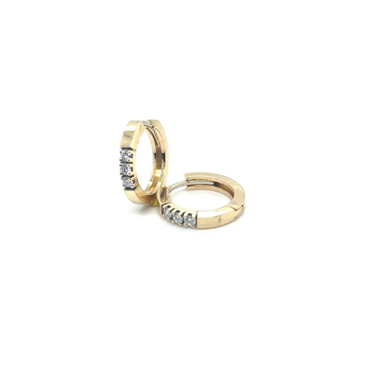 14 Karaat Geelgouden Klapoorringen met Diamant – Mémoirezetting
