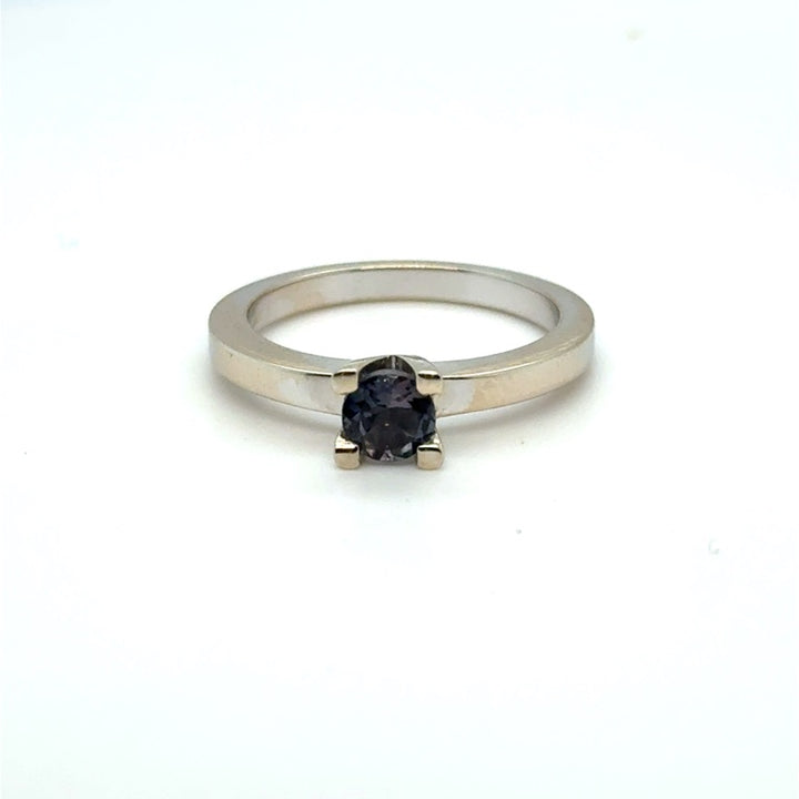 14 Karaat Geelgouden Ring met Tanzaniet – 0,55 ct