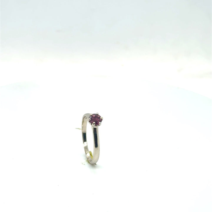 18 kt ring met toermalijn solitair