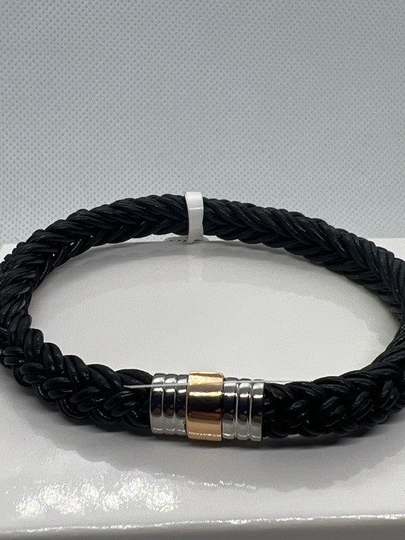 albanu leder met gouden slot