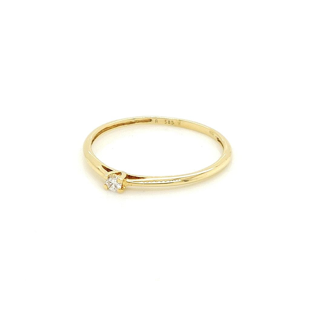 Geelgouden solitairring met Diamant 0,05 karaat