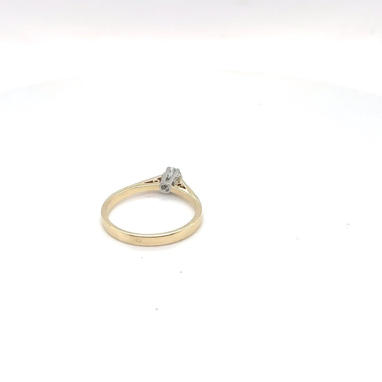 Occasion 14 Karaat Geelgouden Solitair Ring met Diamant – 0,15 ct