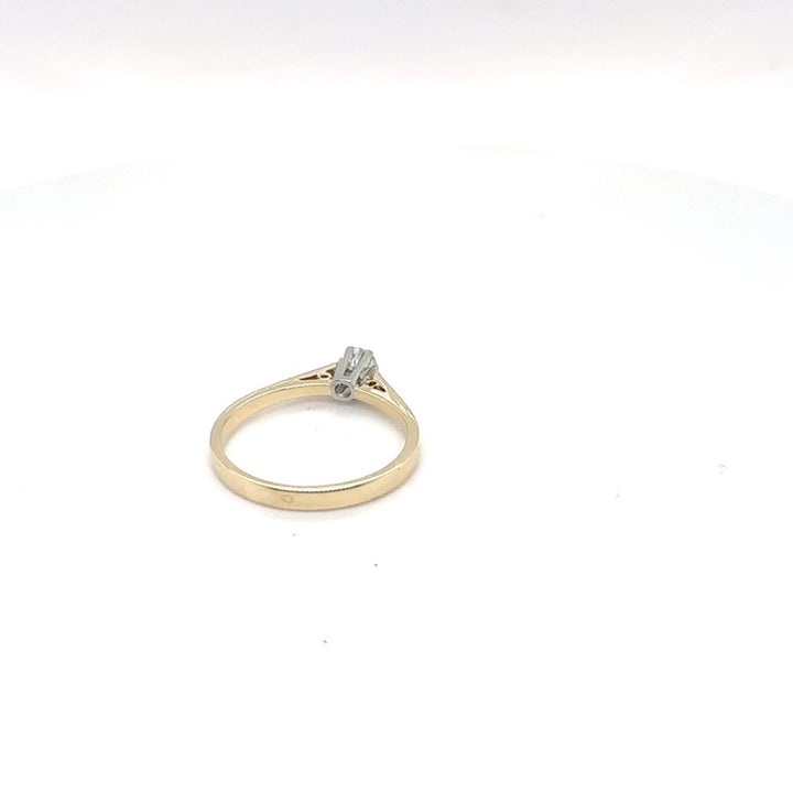Occasion 14 Karaat Geelgouden Solitair Ring met Diamant – 0,15 ct