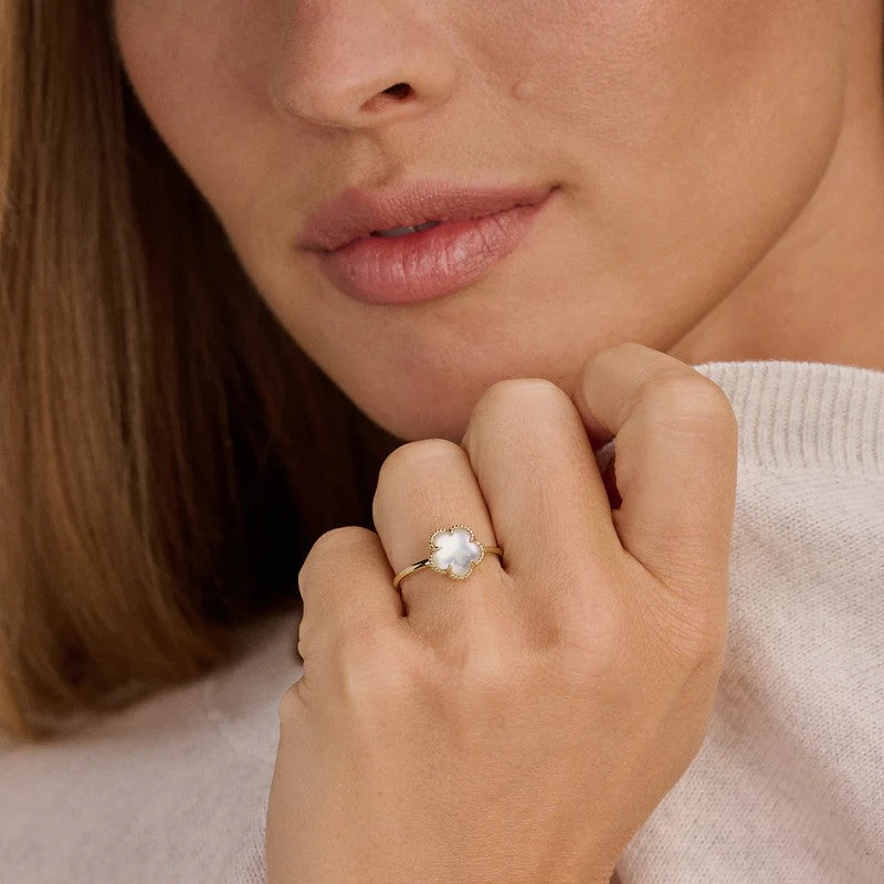 Blush 14k Geelgouden Ring met Parelmoer Bloem – 1281YMQ/54