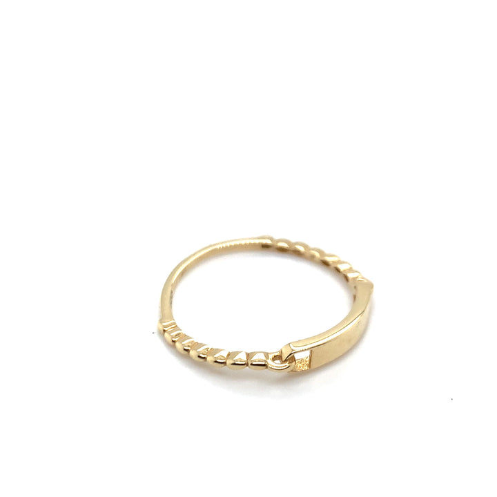 14 kt ring met plaatje en bolletjes 940104321000012
