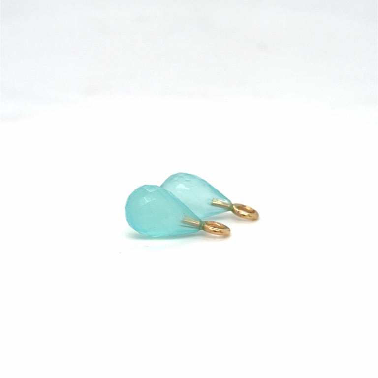 14 Karaat Geelgouden Oorring Aanhangers met Blauwe Chalcedoon – Druppelvorm