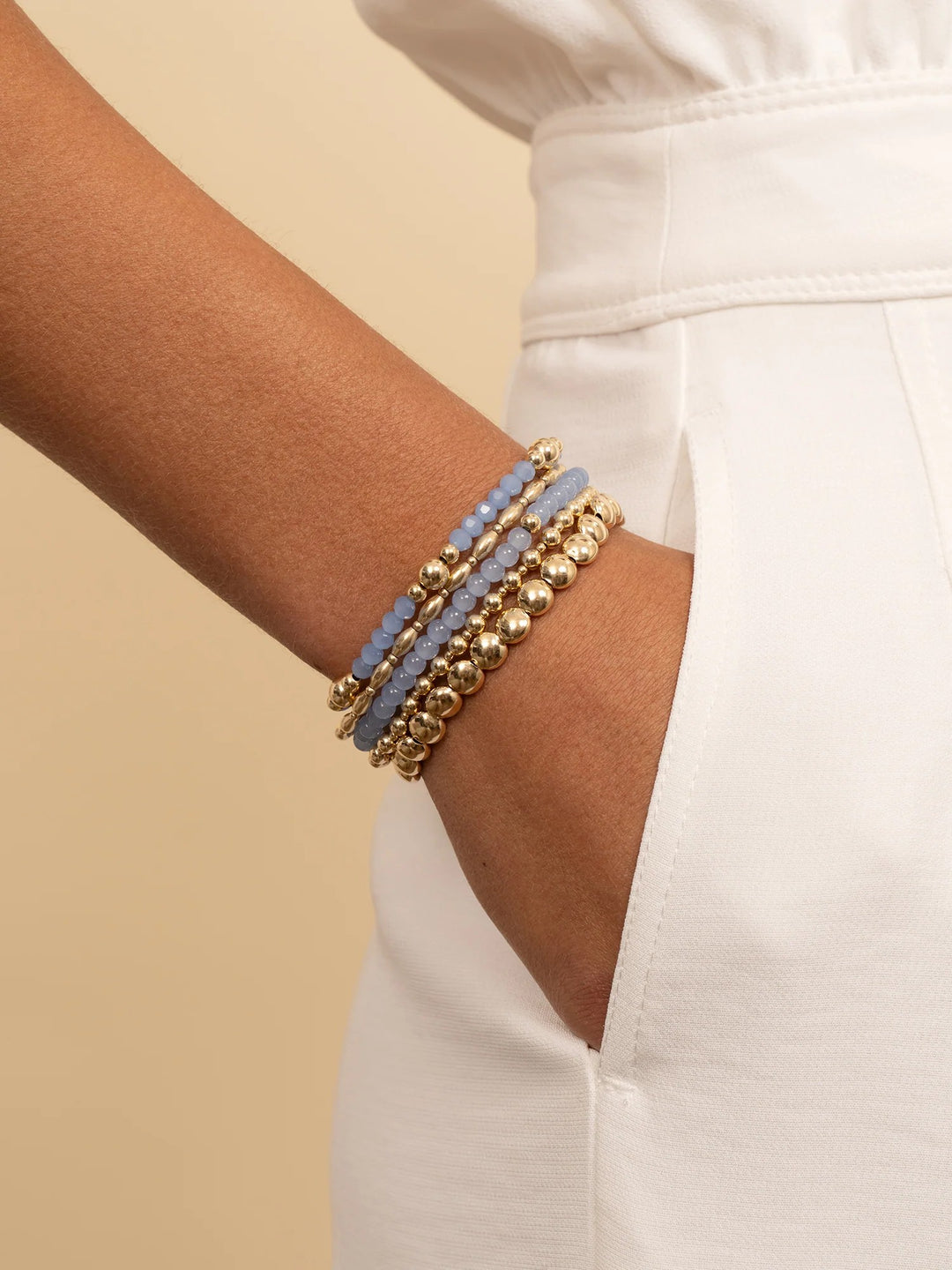 Sparkling Jewels Bold Mix Armband Milky Blue Jade Gold Plated – BLK01G-G68